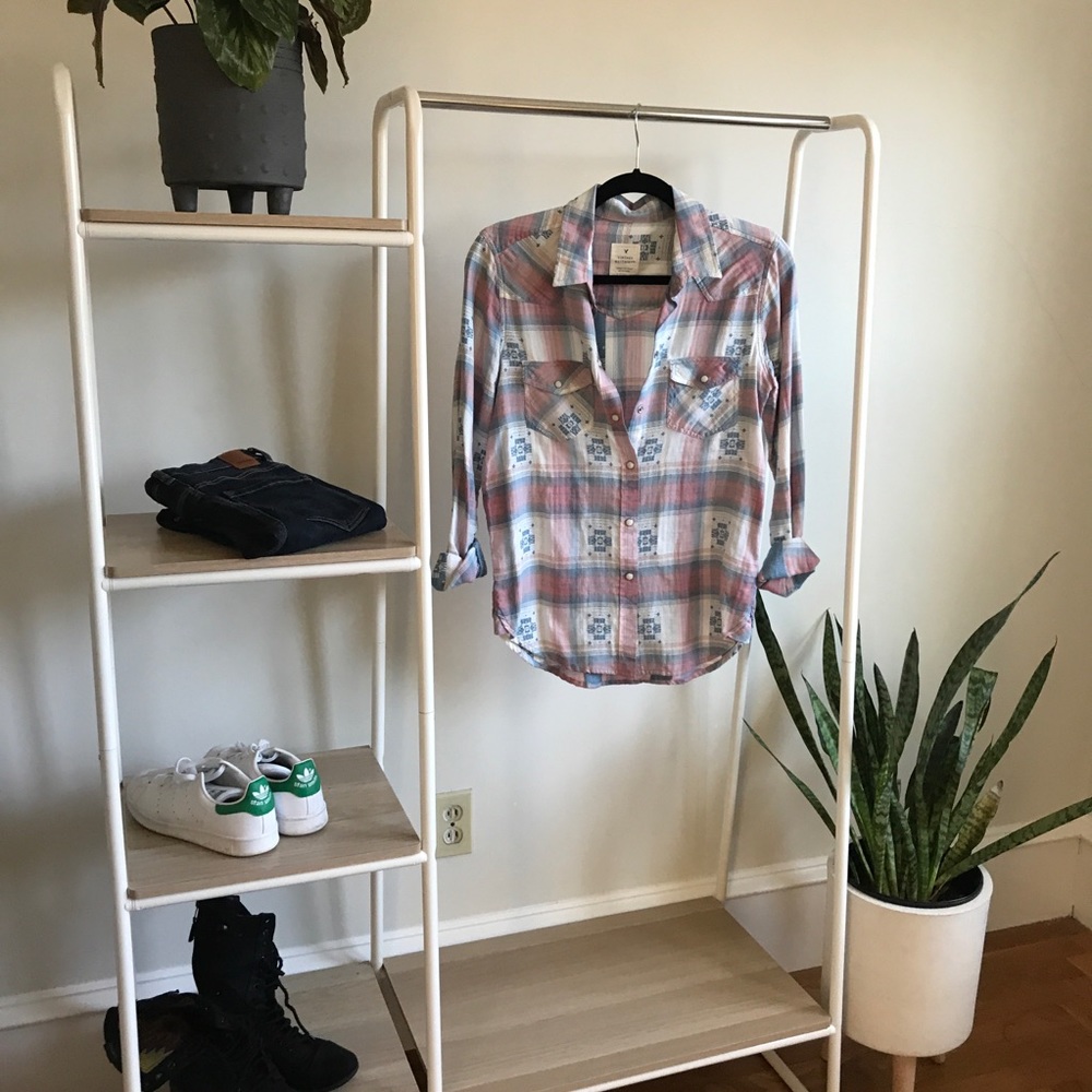 American Eagle button down